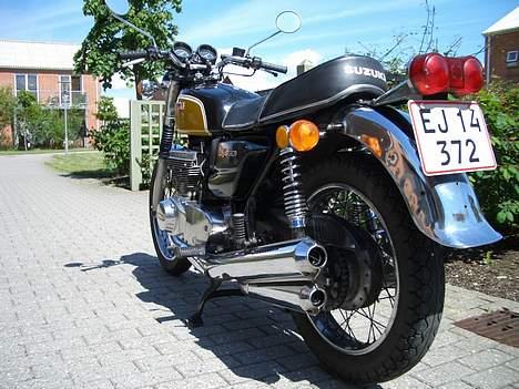 Suzuki GT 550 3-cylindret 2-takt billede 3