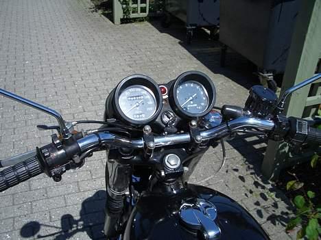 Suzuki GT 550 3-cylindret 2-takt - De sparsomme instrumenter billede 5