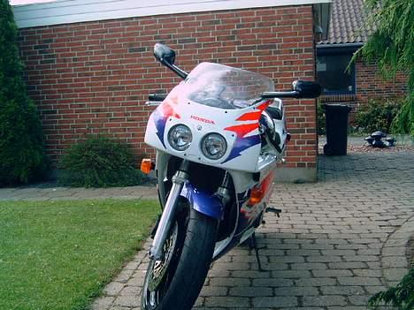 Honda CBR 400 Fireblade (solgt) billede 5