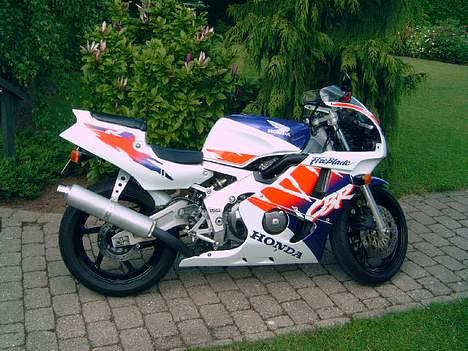 Honda CBR 400 Fireblade (solgt) billede 7