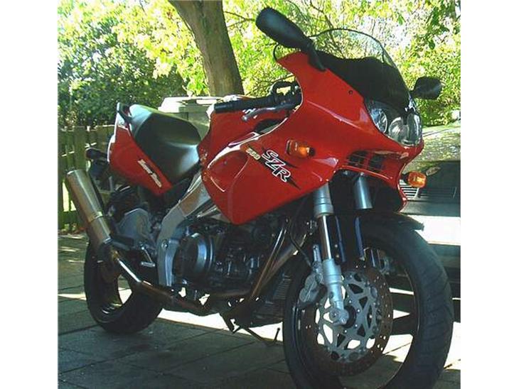 {{currentPhoto.altText}} billede {{currentPhoto.number}}