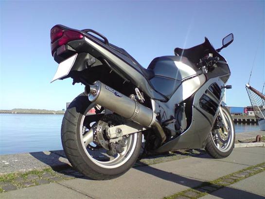 Suzuki RF billede 1