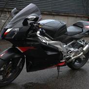 Aprilia RSV1000R