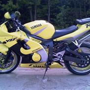 Yamaha yzf r6