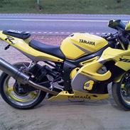 Yamaha yzf r6