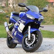 Yamaha R6