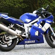 Yamaha R6