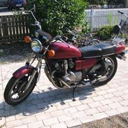 Suzuki GS 750
