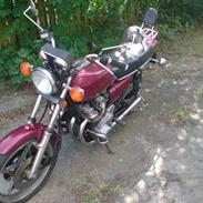 Suzuki GS 750