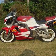 Suzuki GSXR 750 UNDER OMBYGNING