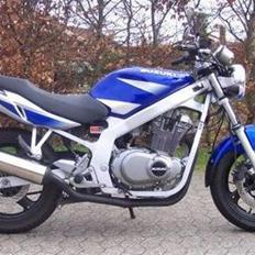 Suzuki GS500E