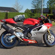 Aprilia RSV 1000 factory