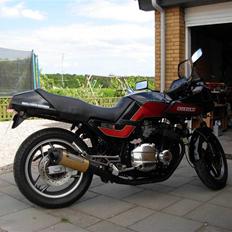 Suzuki gsx 750 es