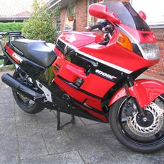 Honda CBR 1000F SC24 "Solgt"