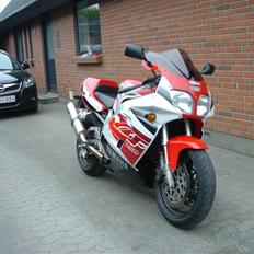 Yamaha YZF750R SOLGT!