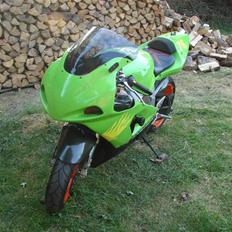 Suzuki GSX 750 R (Baneged) Solgt