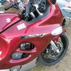 Suzuki gsxf 750