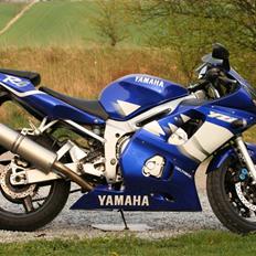 Yamaha R6