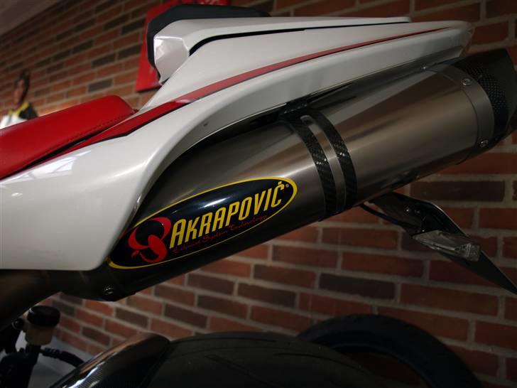 Yamaha R1 billede 10