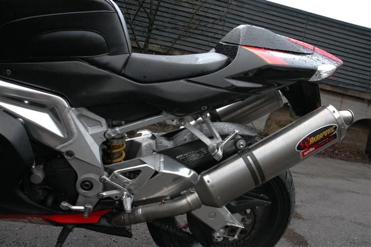Aprilia RSV1000R billede 2