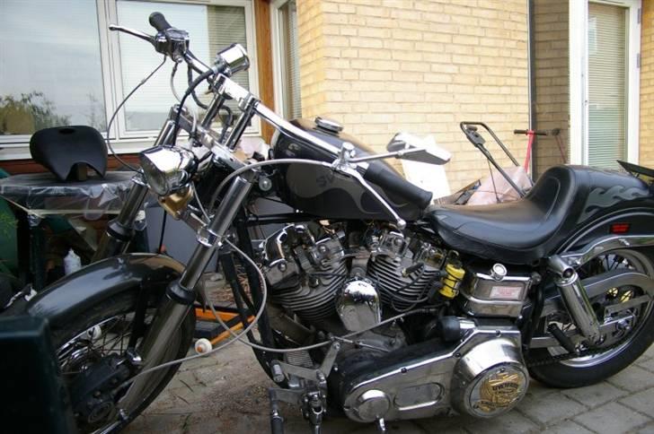 Harley Davidson Late Shovel - samme drag styr , som nu er pillet af, det gav krampe i højre tommel billede 5