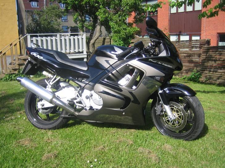 Honda CBR 600 F3 billede 2