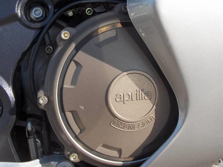 Aprilia RSV 1000 factory billede 5