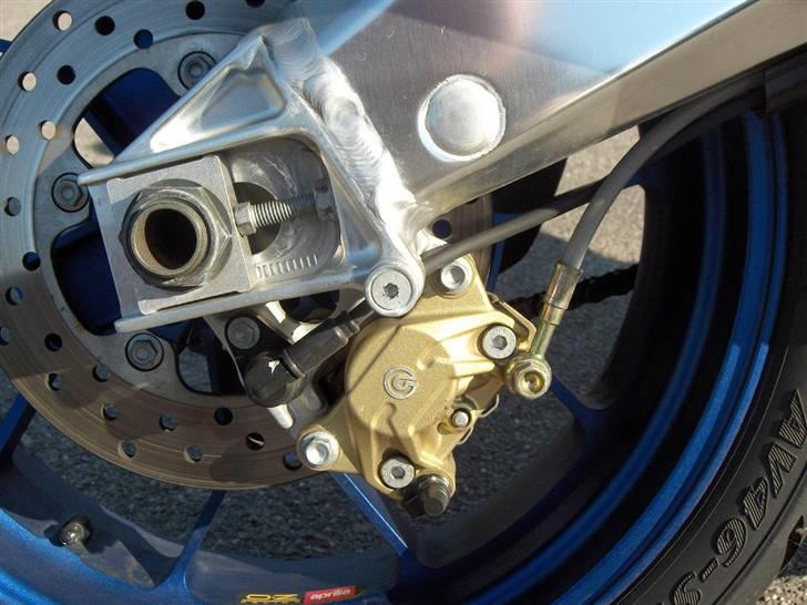 Aprilia RSV 1000 factory billede 7