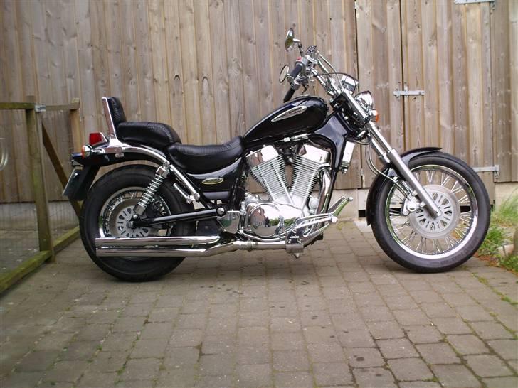 Suzuki VS 1400 GL billede 1