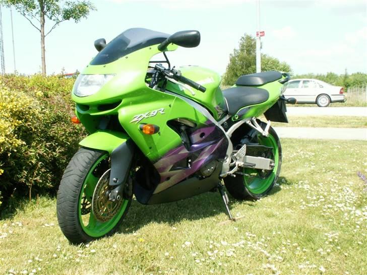 Kawasaki ZX9R **SOLGT D. 8/6-11** billede 3