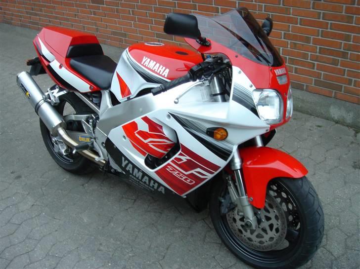 Yamaha YZF750R SOLGT! billede 2