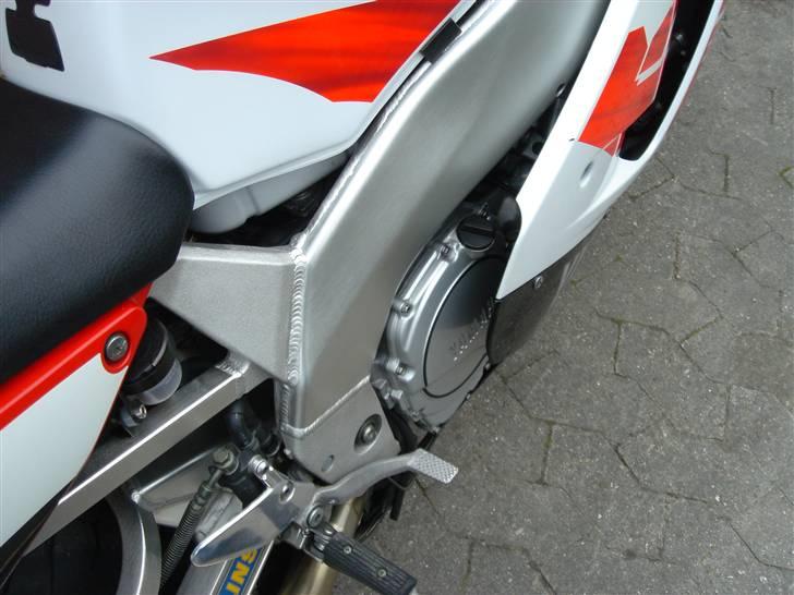 Yamaha YZF750R SOLGT! billede 8