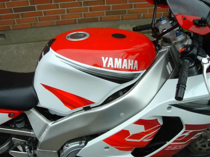 Yamaha YZF750R SOLGT! billede 10