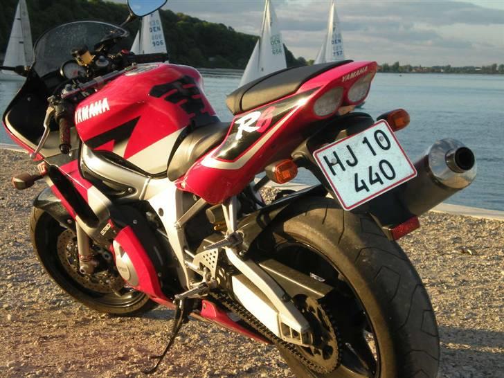 Yamaha r6 smadret billede 2
