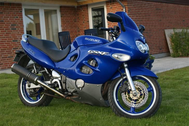 Suzuki GSX 600F billede 1