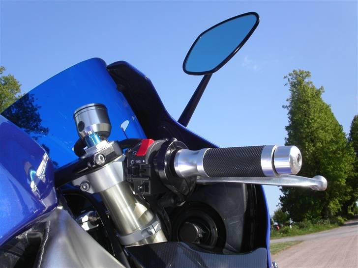 Yamaha YZF-R1 billede 13