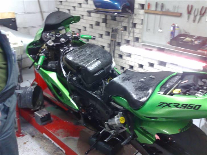 Kawasaki ZXR 950 ( SOLGT ) billede 11