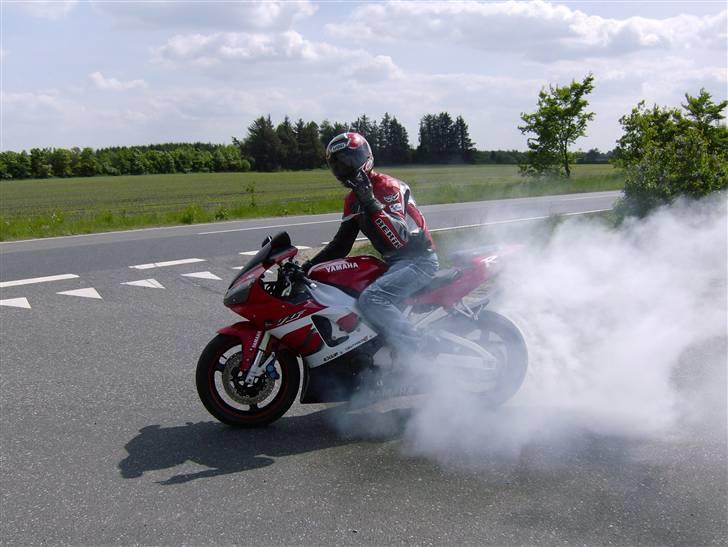 Yamaha yzf r1..... SOLGT. billede 16