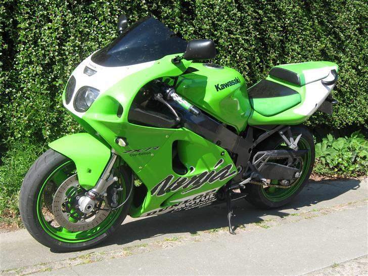 Kawasaki ZX7R Cup Edition "SOLGT " billede 2