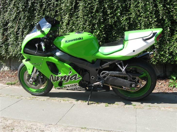 Kawasaki ZX7R Cup Edition "SOLGT " billede 3