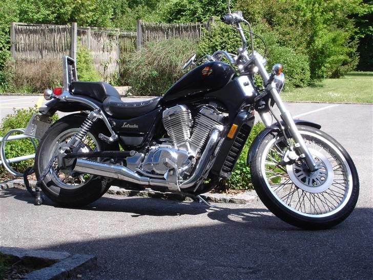 Suzuki vs 750 *SOLGT* billede 1