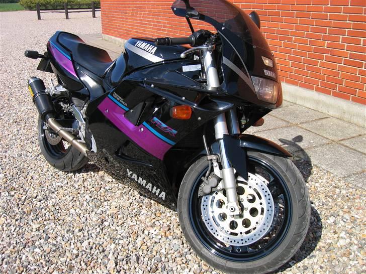 Yamaha FZR 1000 EXUP "SOLGT" billede 5