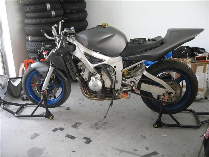 Yamaha R6 Baneged (solgt) - knap så pæn mere...:-( billede 9