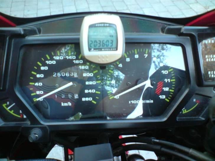 Kawasaki GPX 600R billede 4