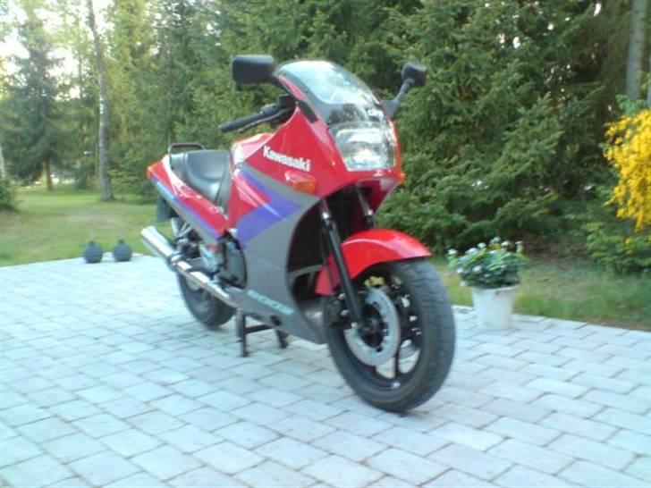 Kawasaki GPX 600R billede 5