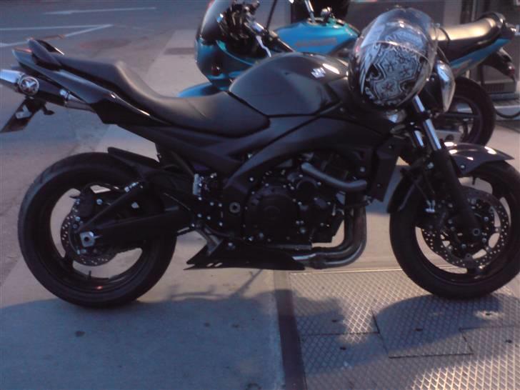 Suzuki GSR 600 K8 *Totalskadet*  billede 8