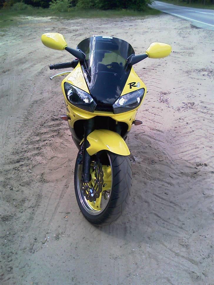 Yamaha yzf r6 billede 1