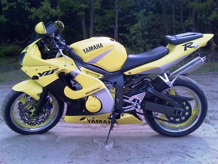 Yamaha yzf r6 billede 4