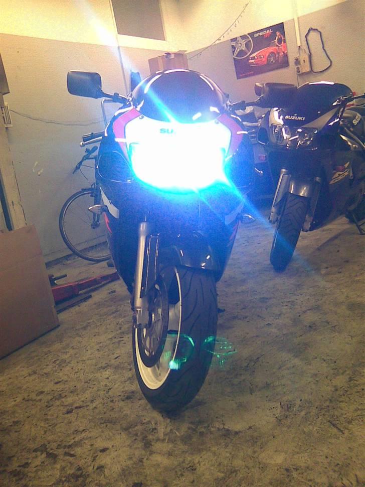 Suzuki GSX-R 600 *Stjålet 20/4* - Så kom der også Xenon i fjernlyset billede 3
