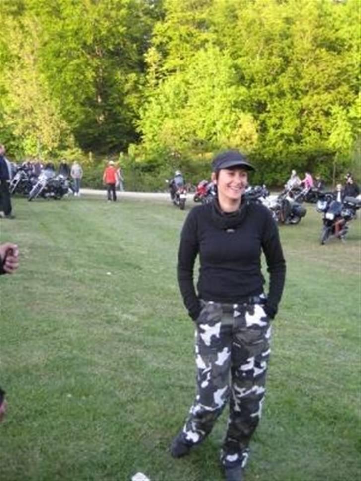 Suzuki GSF 650 Bandit  R.I.P - Selveste jeg.. Ved skovsøen..:-) billede 15